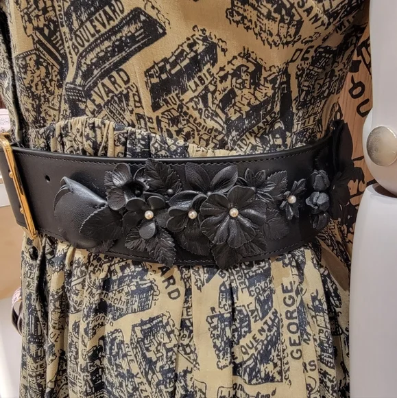 DIOR PUNK BELT Black Matte Calfskin | Three-Dimensional Flowers & Resin Pearls - Picture 6 of 16